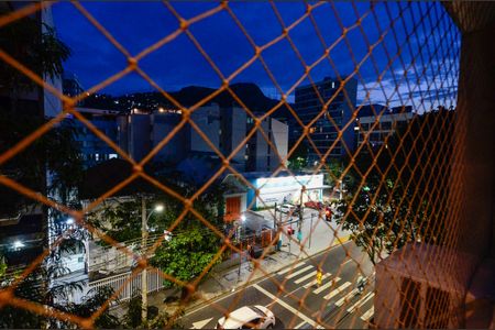 Apartamento à venda com 226m², 5 quartos e 2 vagasSala