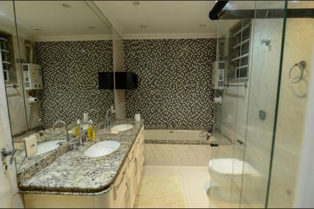 Apartamento à venda com 226m², 5 quartos e 2 vagasBanheiro Social