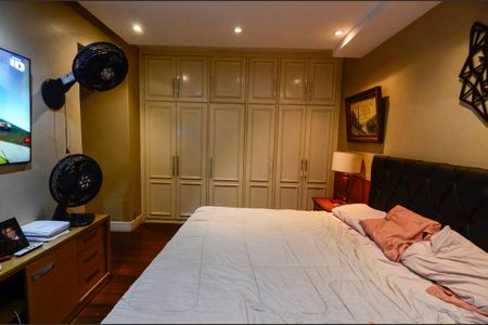 Apartamento à venda com 226m², 5 quartos e 2 vagasSuíte