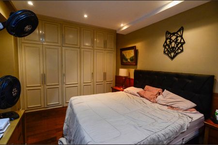 Apartamento à venda com 226m², 5 quartos e 2 vagasSuíte