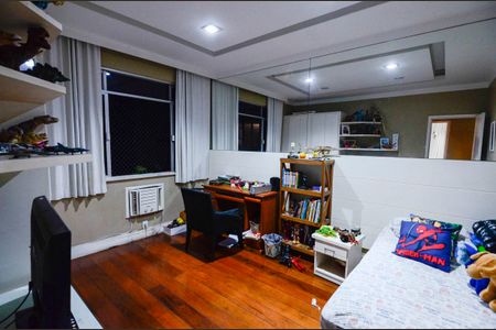 Apartamento à venda com 226m², 5 quartos e 2 vagasQuarto 2