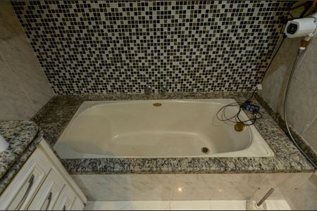 Apartamento à venda com 226m², 5 quartos e 2 vagasBanheiro Social