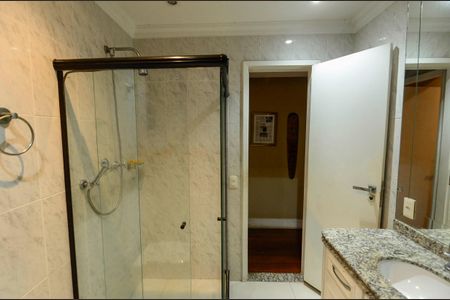 Apartamento à venda com 226m², 5 quartos e 2 vagasBanheiro Social