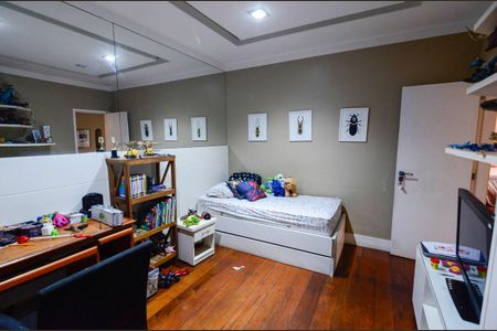 Apartamento à venda com 226m², 5 quartos e 2 vagasQuarto 2