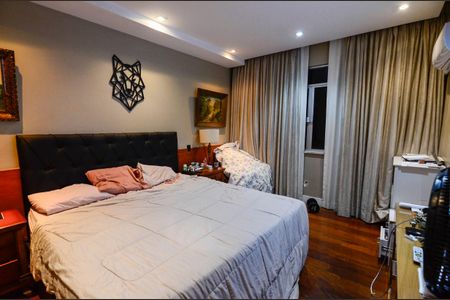 Apartamento à venda com 226m², 5 quartos e 2 vagasSuíte