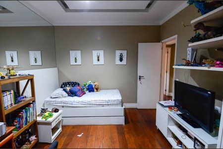 Apartamento à venda com 226m², 5 quartos e 2 vagasQuarto 2