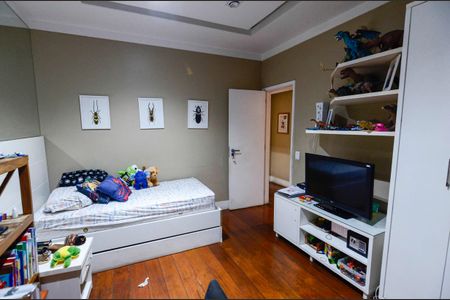 Apartamento à venda com 226m², 5 quartos e 2 vagasQuarto 2