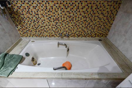 Apartamento à venda com 226m², 5 quartos e 2 vagasBanheiro da Suíte