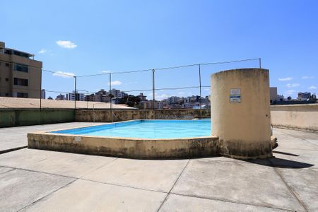 Apartamento à venda com 75m², 3 quartos e 1 vagaÁrea comum - Piscina