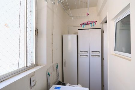 Apartamento à venda com 75m², 3 quartos e 1 vagaÁrea de Serviço