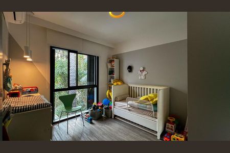 Casa à venda com 4 quartos, 262m² em Chácara Monte Alegre, São Paulo