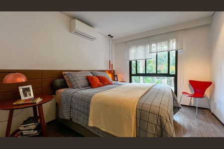 Casa à venda com 4 quartos, 262m² em Chácara Monte Alegre, São Paulo