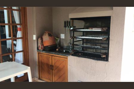 Casa à venda com 4 quartos, 350m² em Chácara Monte Alegre, São Paulo