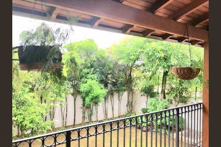 Casa à venda com 4 quartos, 350m² em Chácara Monte Alegre, São Paulo