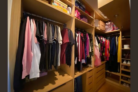 Casa para alugar com 203m², 3 quartos e 2 vagas Casa para alugar com 203m², 3 quartos e 2 vagasCloset