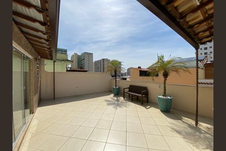 Casa para alugar com 203m², 3 quartos e 2 vagas Casa para alugar com 203m², 3 quartos e 2 vagasTerraço