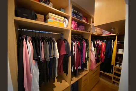 Casa para alugar com 203m², 3 quartos e 2 vagas Casa para alugar com 203m², 3 quartos e 2 vagasCloset