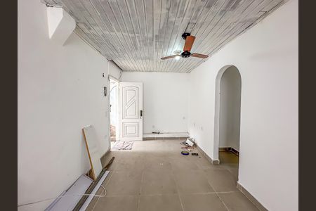 Casa à venda com 316m², 5 quartos e 2 vagas Casa à venda com 316m², 5 quartos e 2 vagasSuíte