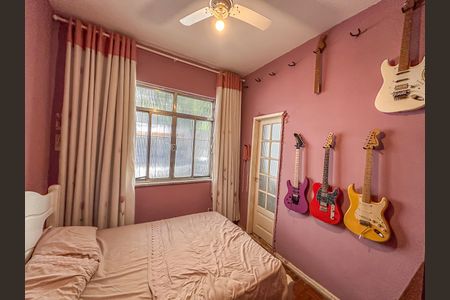 Casa à venda com 316m², 5 quartos e 2 vagas Casa à venda com 316m², 5 quartos e 2 vagasQuarto 2