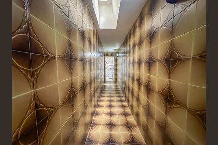 Casa à venda com 316m², 5 quartos e 2 vagas Casa à venda com 316m², 5 quartos e 2 vagasCorredor