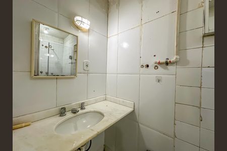 Casa à venda com 316m², 5 quartos e 2 vagas Casa à venda com 316m², 5 quartos e 2 vagasBanheiro da Suíte
