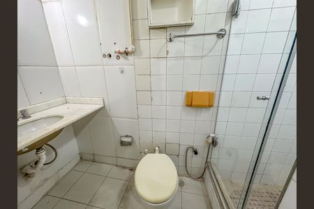 Casa à venda com 316m², 5 quartos e 2 vagas Casa à venda com 316m², 5 quartos e 2 vagasBanheiro da Suíte