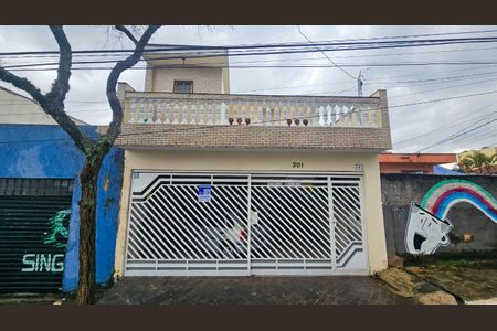 Casa à venda com 183m², 3 quartos e 4 vagasFachada