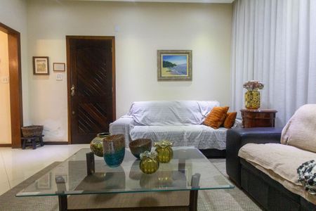 Casa à venda com 183m², 3 quartos e 4 vagasSala