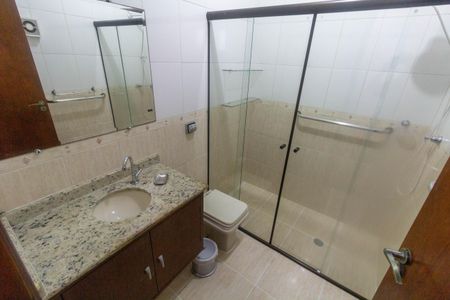Casa à venda com 183m², 3 quartos e 4 vagasBanheiro 3
