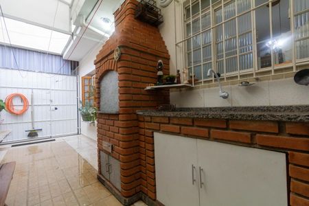 Casa à venda com 183m², 3 quartos e 4 vagasQuintal