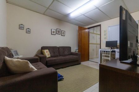 Casa à venda com 183m², 3 quartos e 4 vagasSala 2