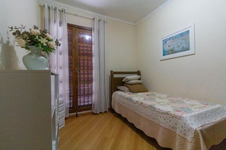 Casa à venda com 183m², 3 quartos e 4 vagasQuarto 2