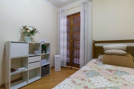 Casa à venda com 183m², 3 quartos e 4 vagasQuarto 2