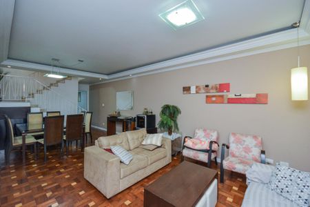 Casa à venda com 172m², 3 quartos e 2 vagasSala