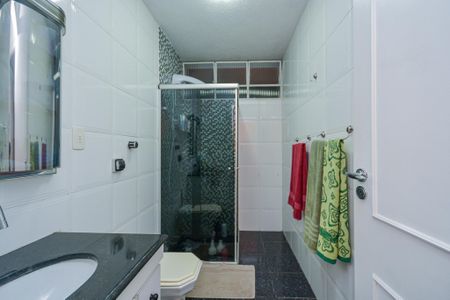 Casa à venda com 172m², 3 quartos e 2 vagasBanheiro