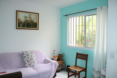 Sala de apartamento para alugar com 2 quartos, 50m² em Jardim Helena, Cotia
