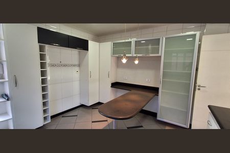 Casa para alugar com 420m², 4 quartos e 6 vagasCozinha