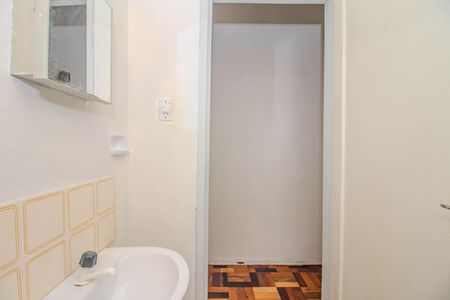 Banheiro de apartamento para alugar com 1 quarto, 44m² em Auxiliadora, Porto Alegre