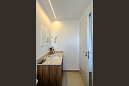 Apartamento à venda com 82m², 2 quartos e 2 vagasBanheiro da Suíte 2