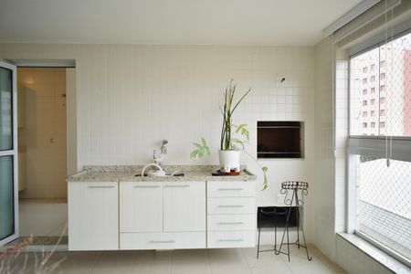 Apartamento à venda com 135m², 3 quartos e 4 vagasSacada da Sala