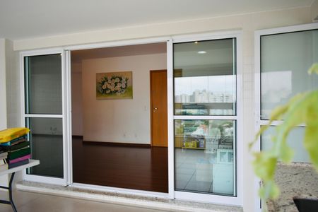 Apartamento à venda com 135m², 3 quartos e 4 vagasSacada da Sala