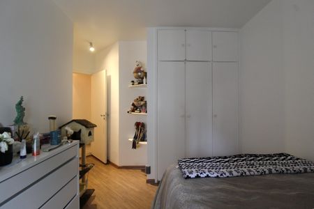 Apartamento para alugar com 117m², 3 quartos e 2 vagasQuarto 2