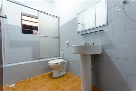 Banheiro Social de casa para alugar com 3 quartos, 90m² em Freguesia do Ó, São Paulo