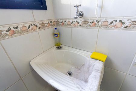 Apartamento à venda com 56m², 2 quartos e 1 vaga Apartamento à venda com 56m², 2 quartos e 1 vagaCozinha e Área de Serviço
