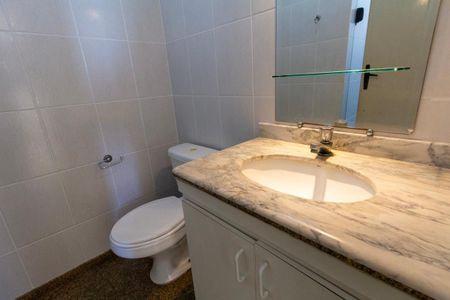 Apartamento à venda com 56m², 2 quartos e 1 vaga Apartamento à venda com 56m², 2 quartos e 1 vagaBanheiro social 2