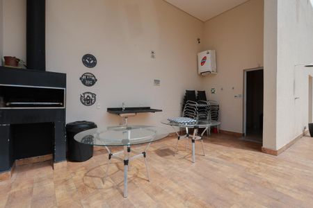 Apartamento à venda com 41m², 2 quartos e 1 vaga Apartamento à venda com 41m², 2 quartos e 1 vagaÁrea comum - Churrasqueira