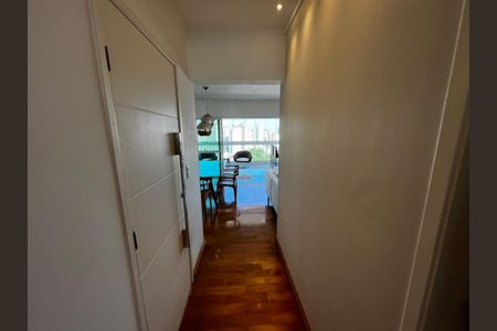 Apartamento à venda com 129m², 3 quartos e 3 vagasCorredor