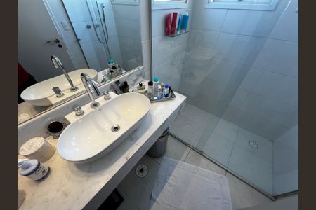 Apartamento à venda com 129m², 3 quartos e 3 vagasBanheiro da Suíte 2