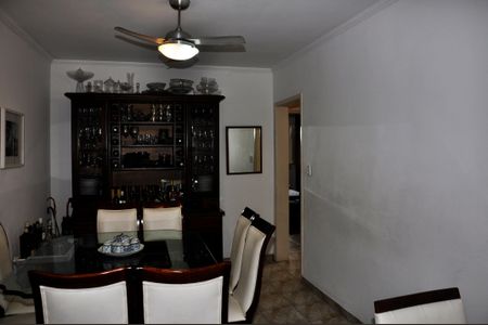 Casa à venda com 250m², 5 quartos e 4 vagas Casa à venda com 250m², 5 quartos e 4 vagasCopa