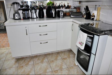 Casa à venda com 250m², 5 quartos e 4 vagas Casa à venda com 250m², 5 quartos e 4 vagasCozinha